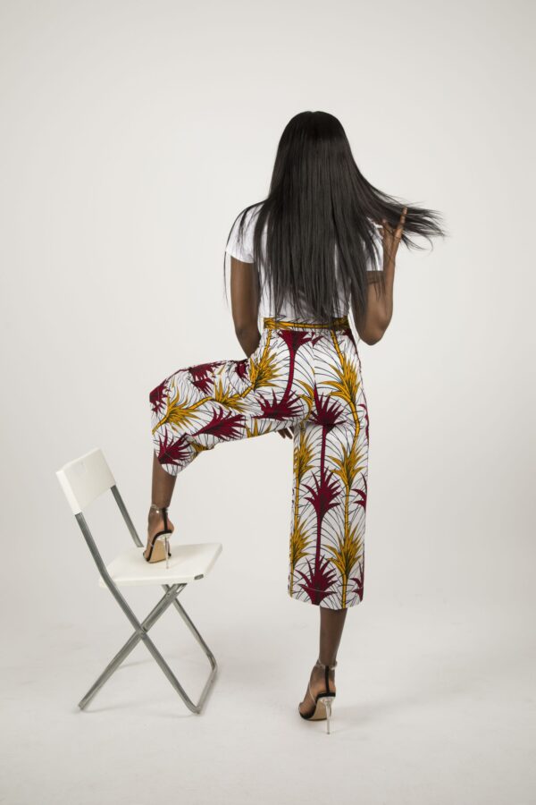 Aanu Cropped Trousers - Image 12