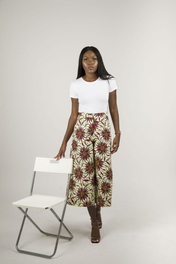 Aanu Cropped Trousers - Image 4