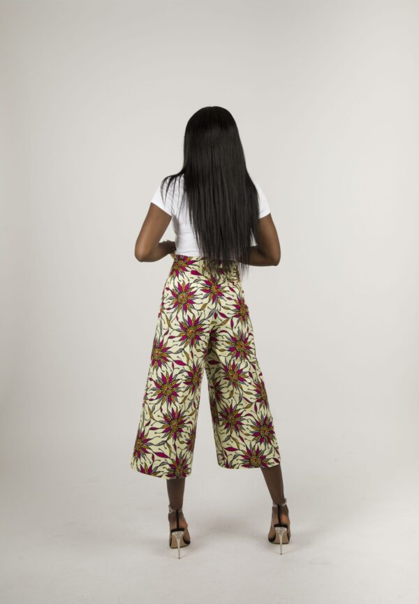 Aanu Cropped Trousers - Image 15